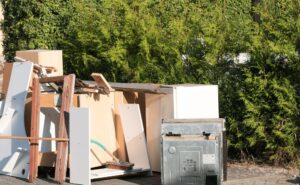 不用品回収でぼったくり被害？悪質業者への正しい対処法と返金方法を解説