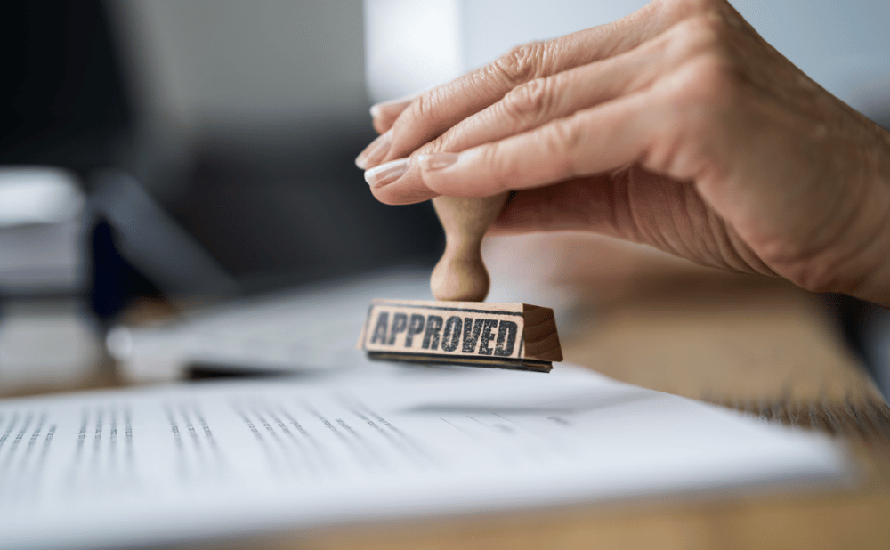 必ず不用品回収業者の保有資格を確認しよう