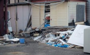 ゴミ屋敷の片付けは即日できる？費用相場・日数目安と失敗しない業者選び