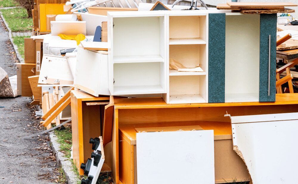 生活保護世帯の粗大ゴミは無料になる？料金・申し込み方法・支援者が知るべき対応を解説