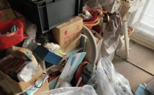 退去後の残置物処分はどうする？撤去費用の負担・同意書・契約書対応を不動産管理会社向けに解説