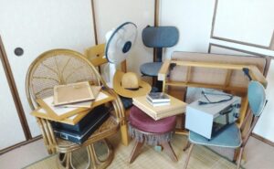 生活保護で不用品処分はできる？家財処分料の上限・3社見積もり・売却時の収入認定を解説